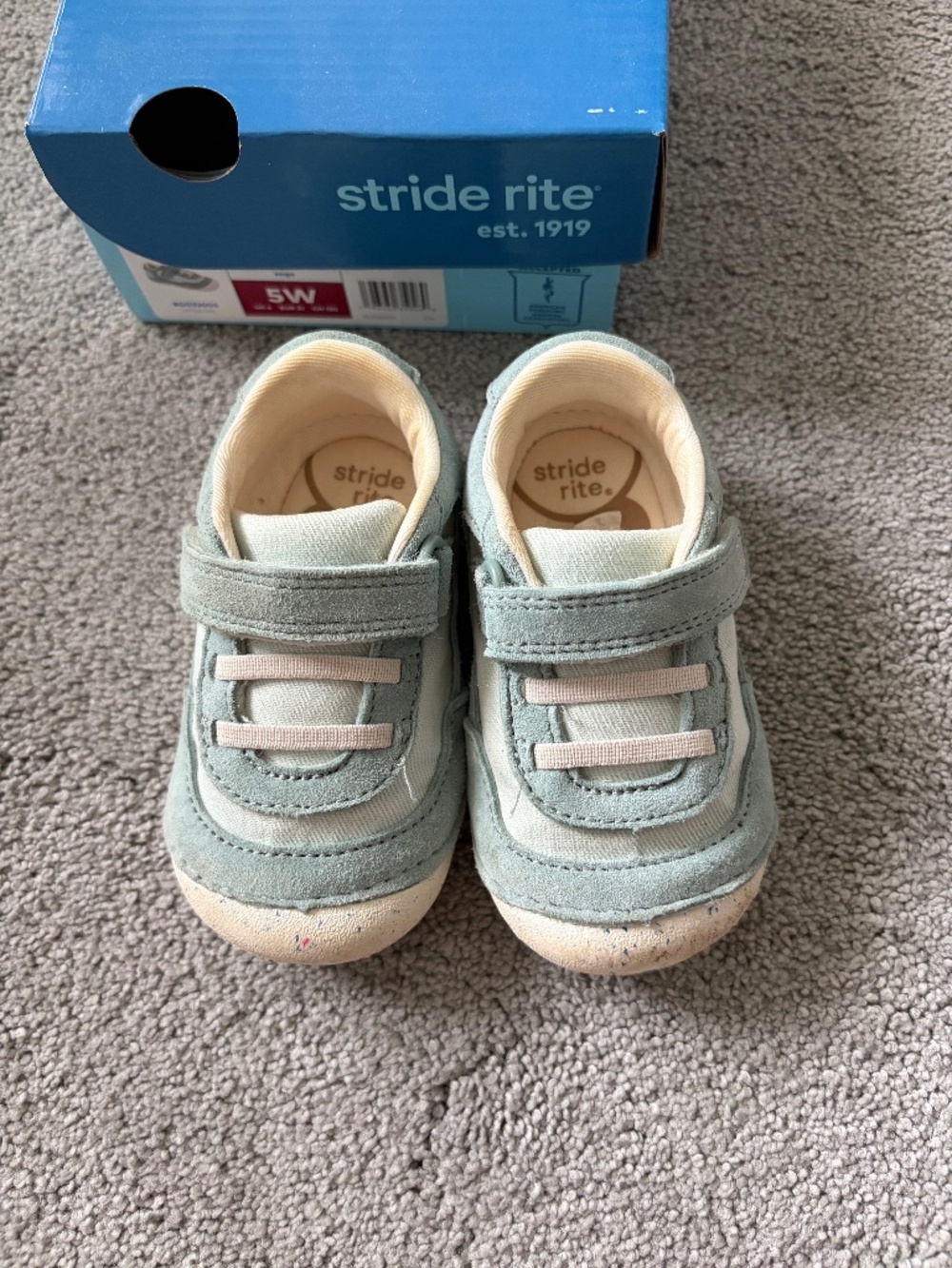 Stride Rite 5W wide Sprout sage baby sneakers